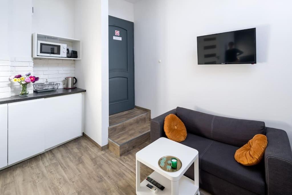 Modern Apartment In The Very Central Location 20 — Photos 2